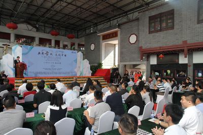 深圳古玩城喊你來玩!第33屆全國古玩珠寶藝術(shù)品交流會開幕