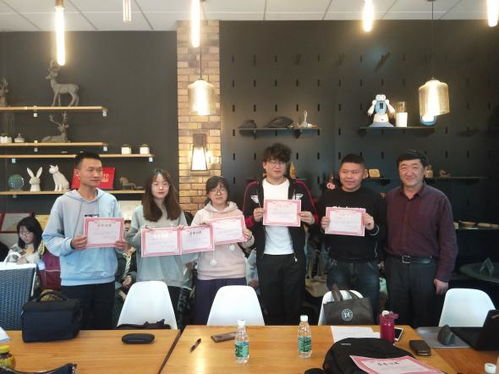 設(shè)計(jì)與藝術(shù)學(xué)院舉辦紅色文化服務(wù)設(shè)計(jì)課程匯報(bào)會